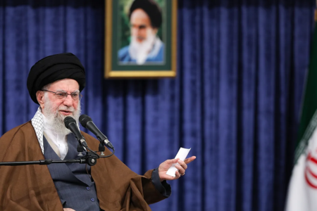 آیت الله خامنه ای به‌ خوبی از افکار عمومی ملتش در برابر ترامپ صیانت می‌کنند
