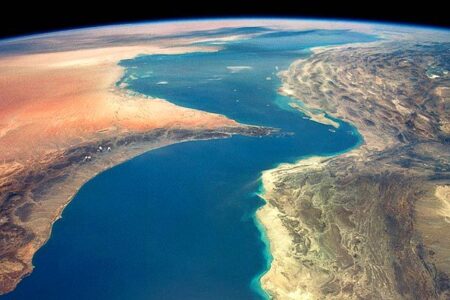 چرا تنگه هرمز، «سرور» اقتصاد آینده است؟
